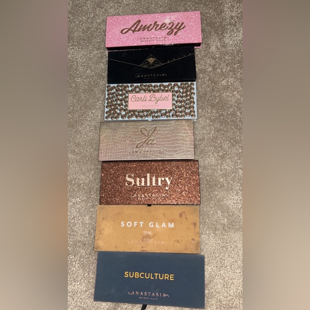 7 Anastasia Beverly Hills palette